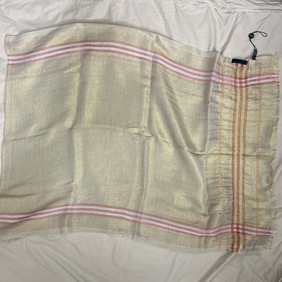Brand new Burberry scarf 26x75” - Picture 2 of 8